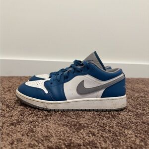 Ashen Slate/White/Midnight Navy Jordan 1s